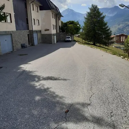 Affacciato Sui Campi E Piste Da Sci Apartment *