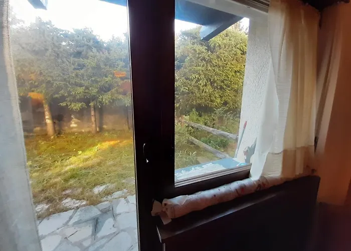 Affacciato Sui Campi E Piste Da Sci